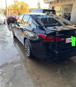 نيسان ألتيما